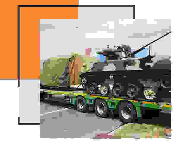 Перевозка военной техники в Гатчине